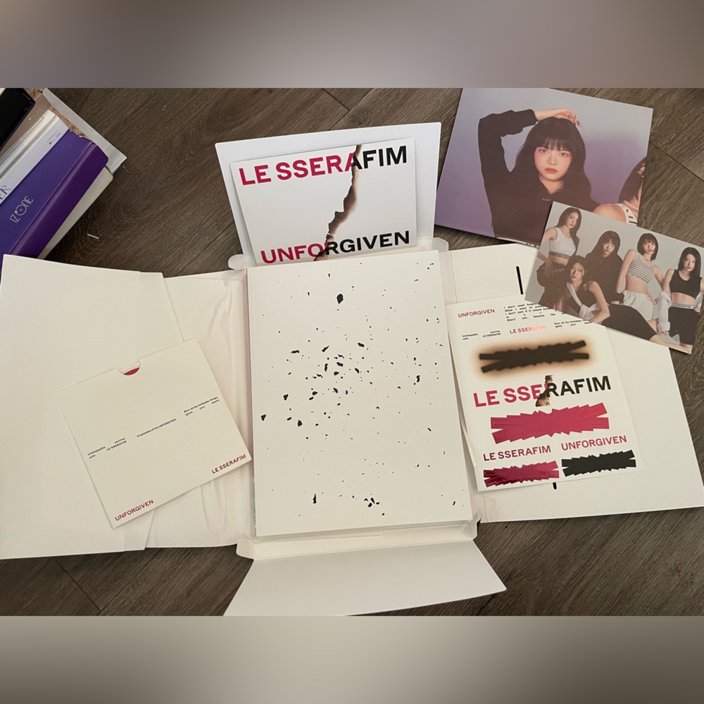 Le SSerafim unforgiven Álbum